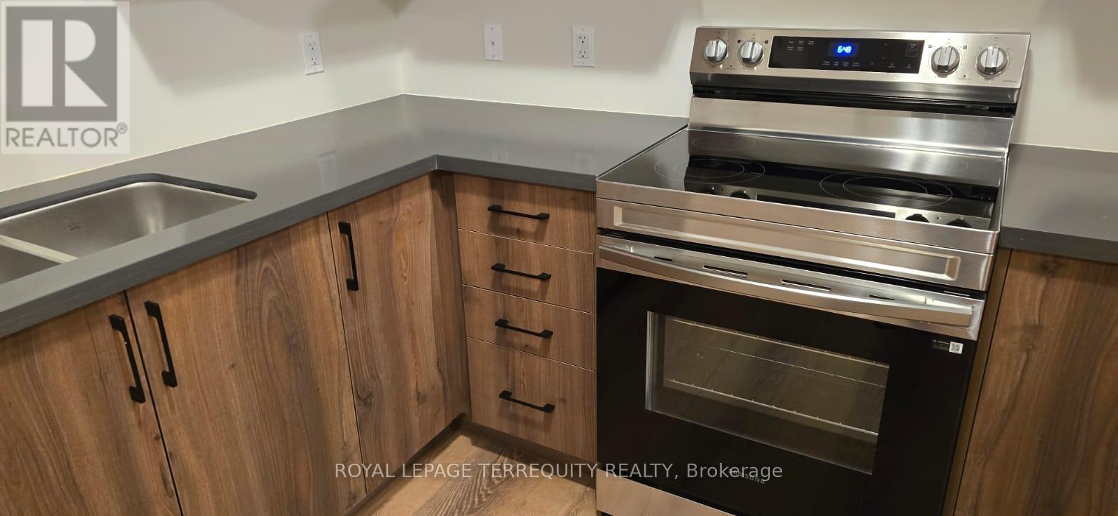 38 Kingbird Common, Cambridge, Ontario  N1T 0H3 - Photo 4 - X12633998