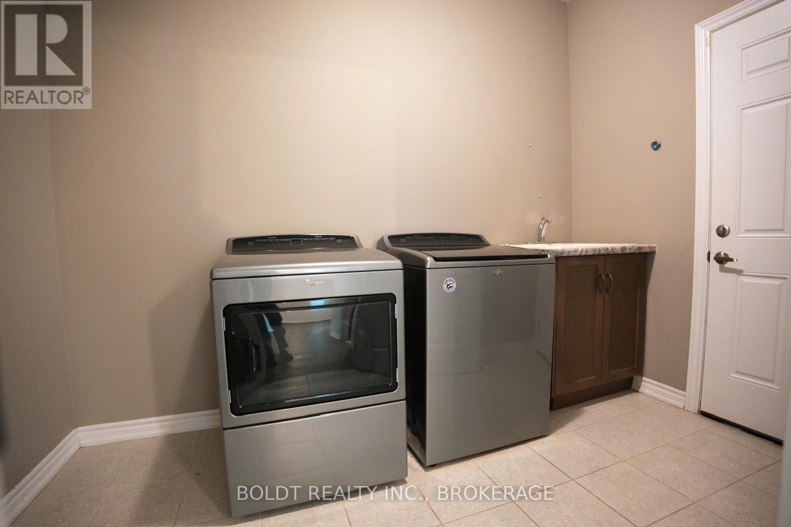 244 Bethune Avenue, Welland, Ontario  L3B 0H6 - Photo 10 - X12634096