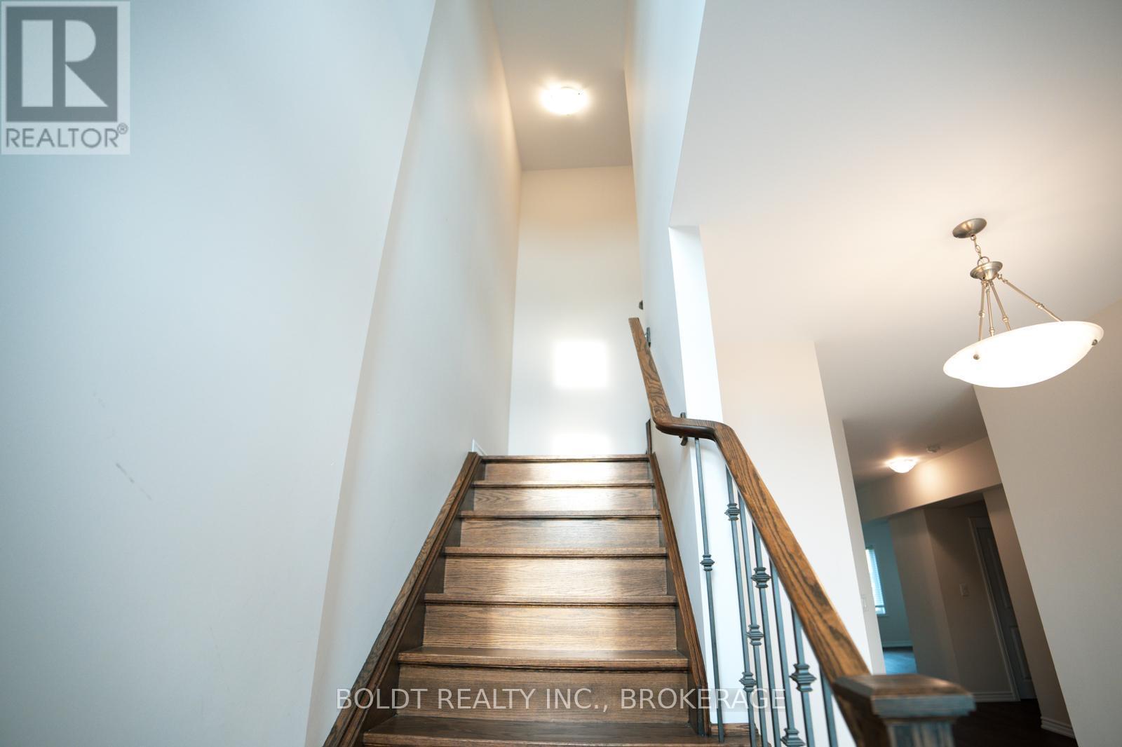 244 Bethune Avenue, Welland, Ontario  L3B 0H6 - Photo 11 - X12634096