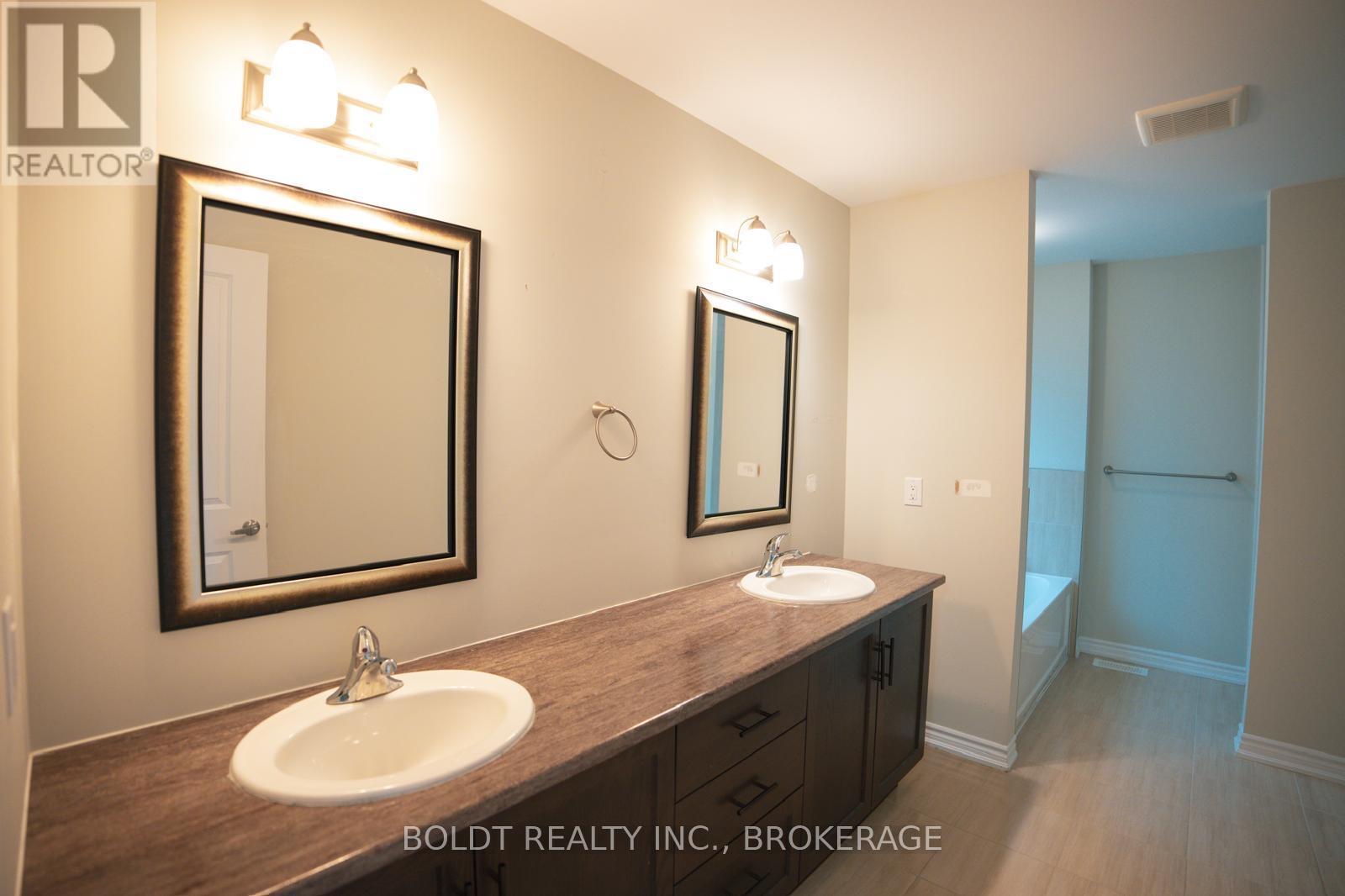 244 Bethune Avenue, Welland, Ontario  L3B 0H6 - Photo 26 - X12634096