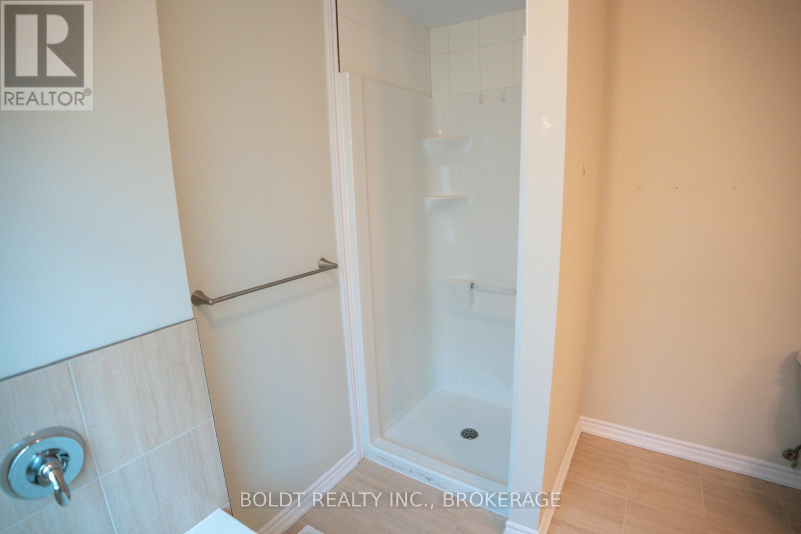 244 Bethune Avenue, Welland, Ontario  L3B 0H6 - Photo 28 - X12634096