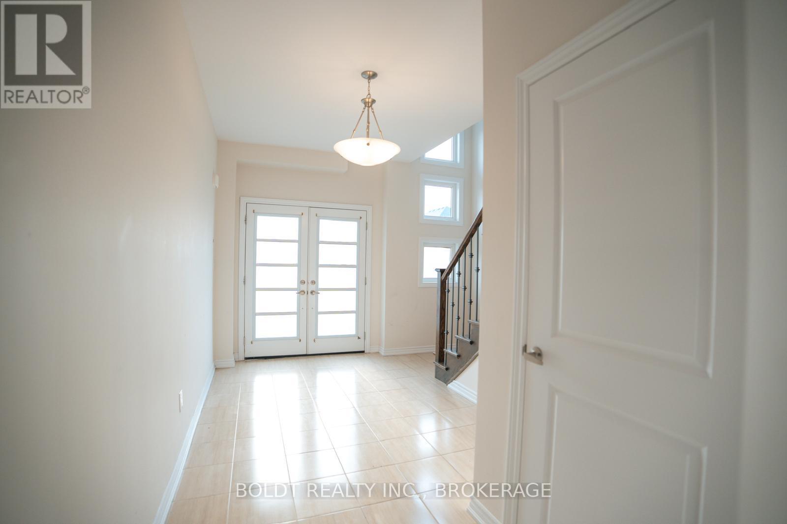 244 Bethune Avenue, Welland, Ontario  L3B 0H6 - Photo 3 - X12634096