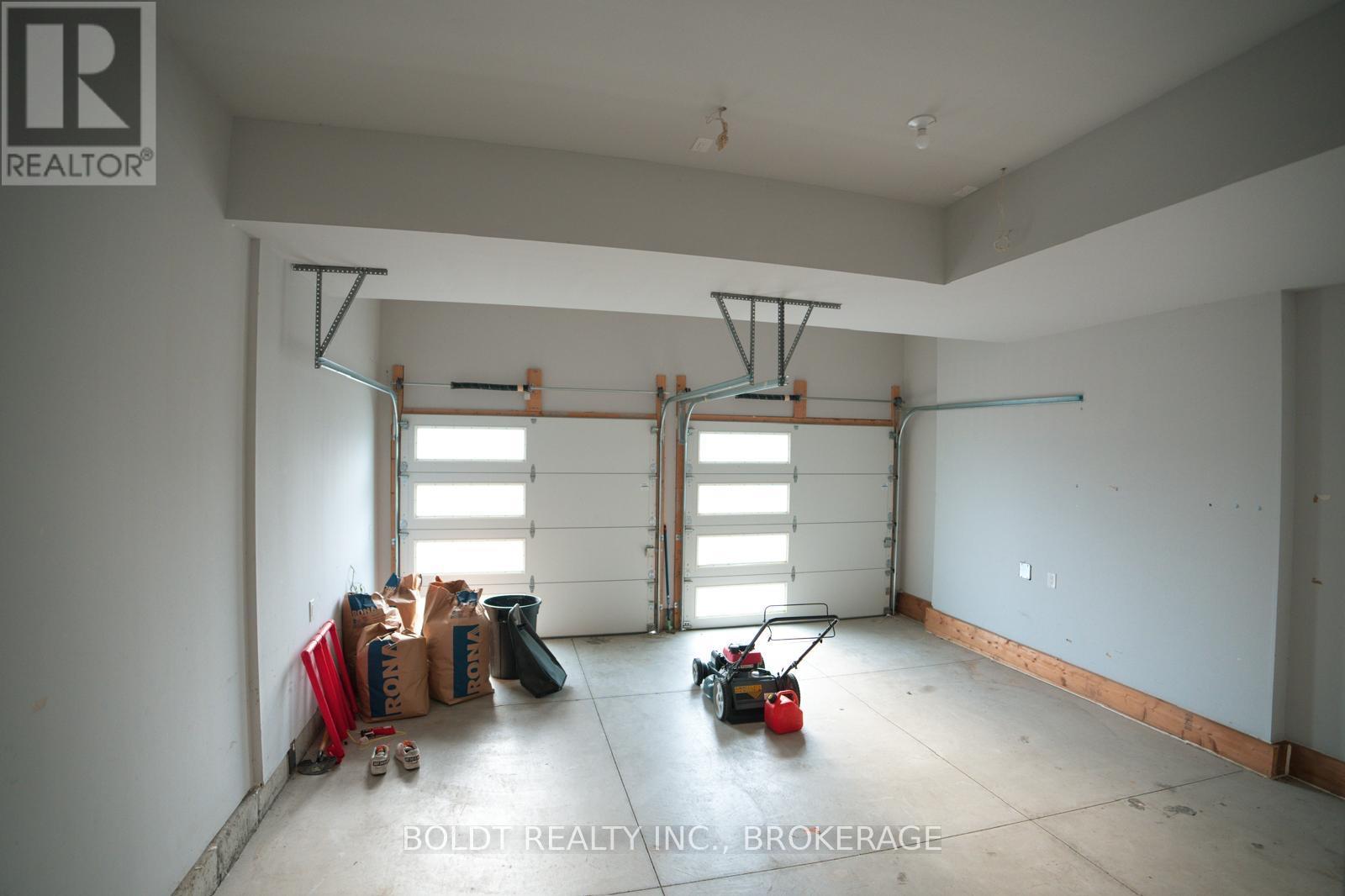 244 Bethune Avenue, Welland, Ontario  L3B 0H6 - Photo 30 - X12634096