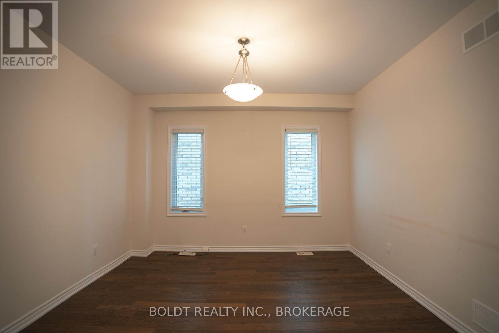 244 Bethune Avenue, Welland, Ontario  L3B 0H6 - Photo 4 - X12634096