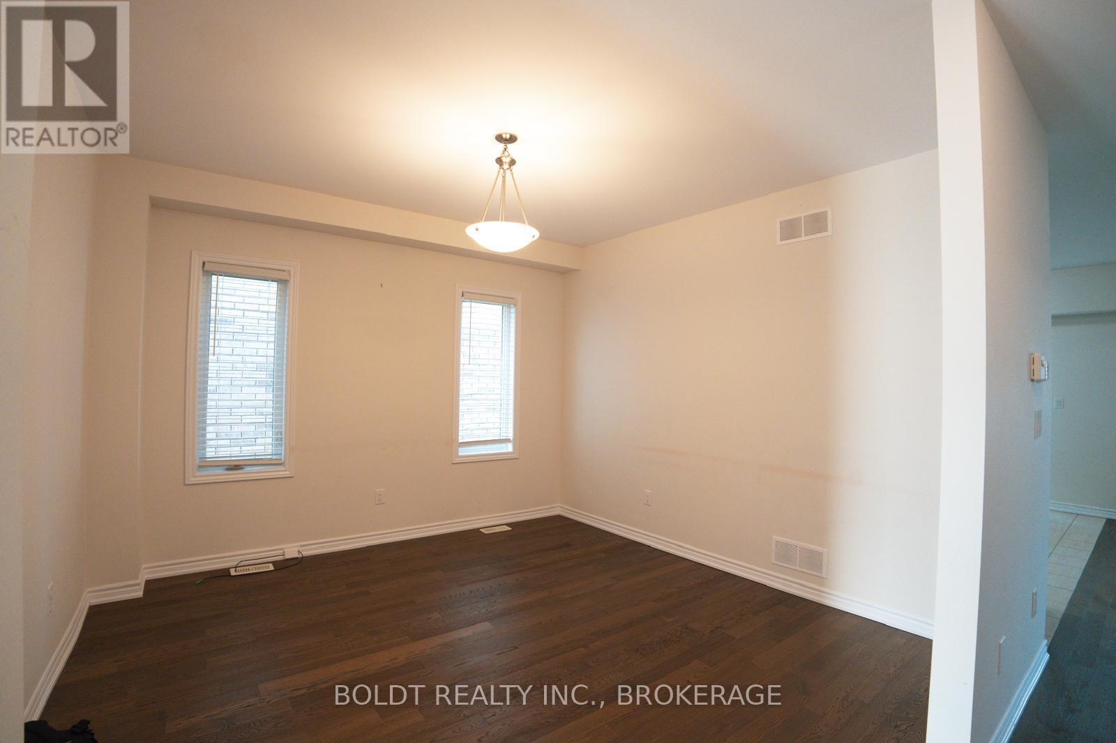 244 Bethune Avenue, Welland, Ontario  L3B 0H6 - Photo 5 - X12634096