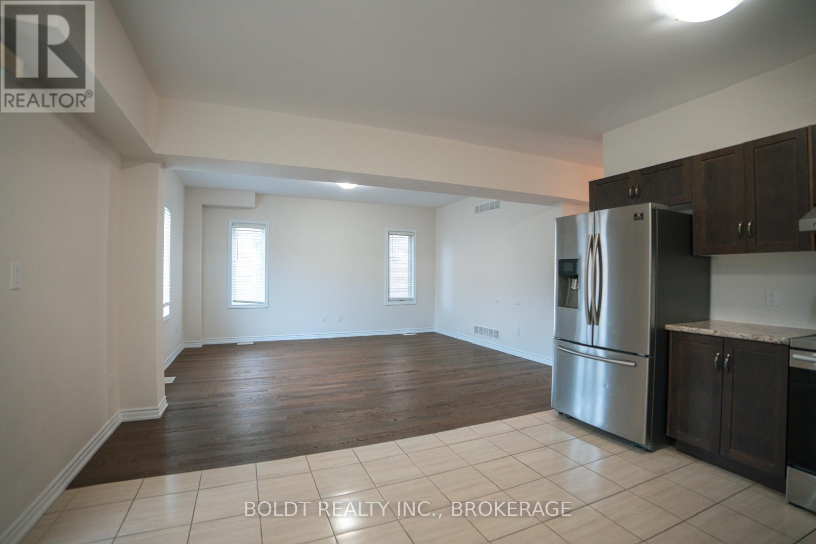 244 Bethune Avenue, Welland, Ontario  L3B 0H6 - Photo 8 - X12634096