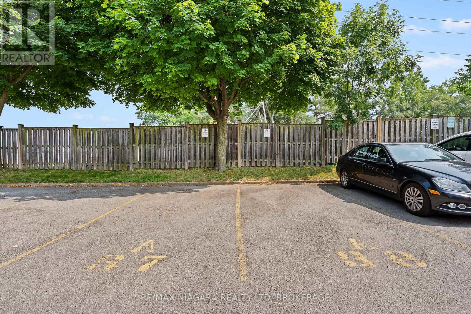 205 - 6390 Huggins Street, Niagara Falls (Stamford), Ontario  L2J 1H1 - Photo 14 - X12634100