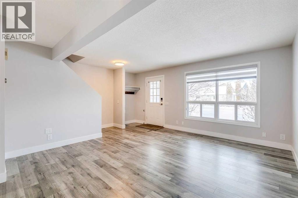 16 Queen Anne Close Se, Calgary, Alberta  T2J 6N6 - Photo 6 - A2273800