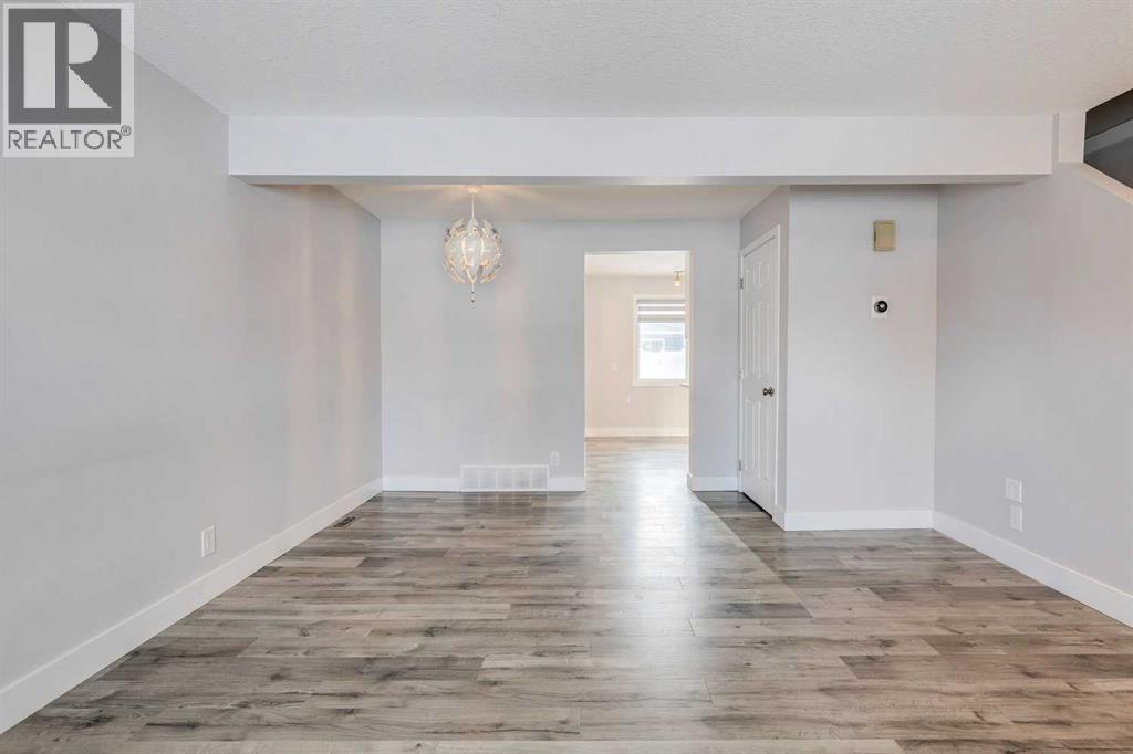 16 Queen Anne Close Se, Calgary, Alberta  T2J 6N6 - Photo 11 - A2273800