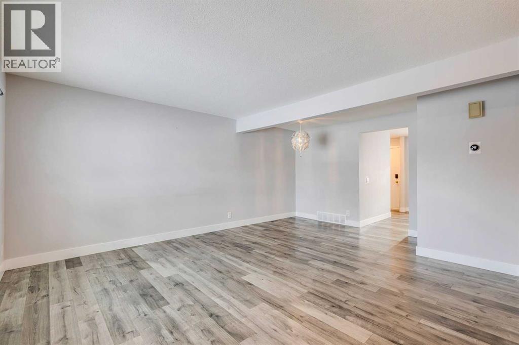 16 Queen Anne Close Se, Calgary, Alberta  T2J 6N6 - Photo 8 - A2273800