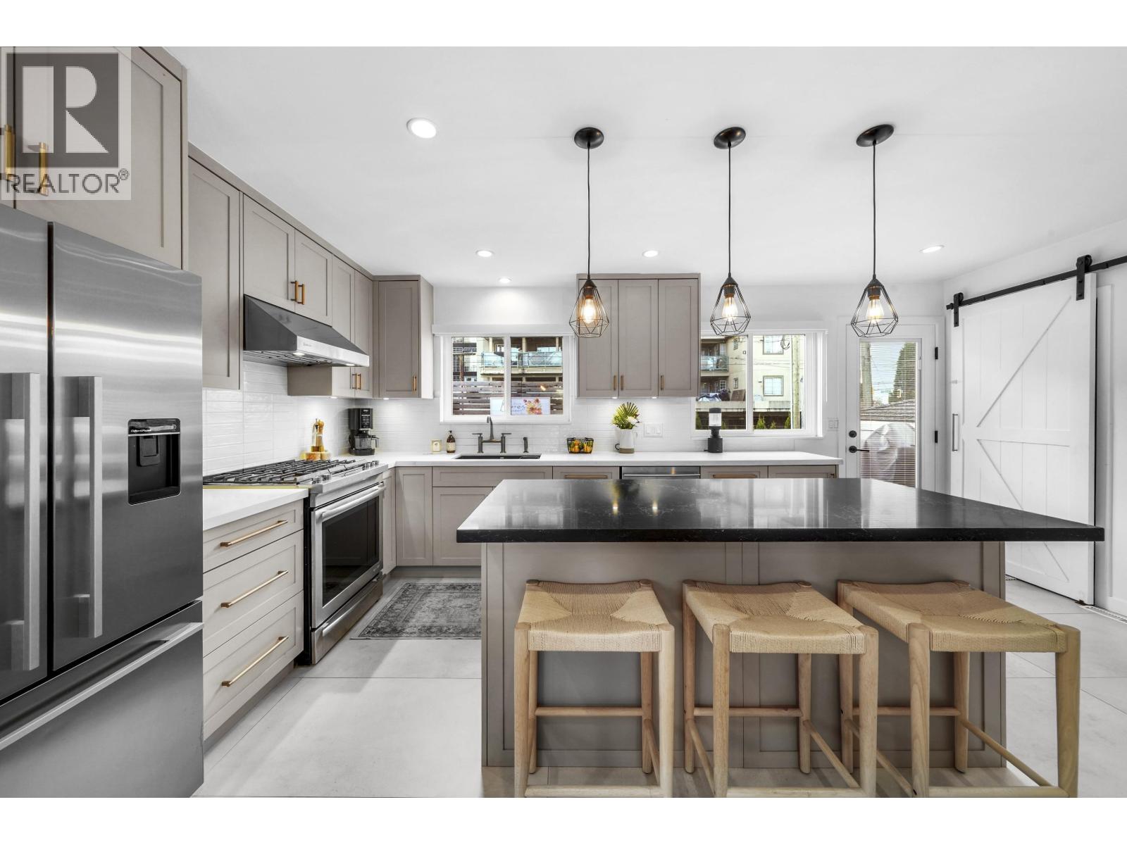 4921 Chester Street, Vancouver, British Columbia  V5W 3A7 - Photo 8 - R3072269