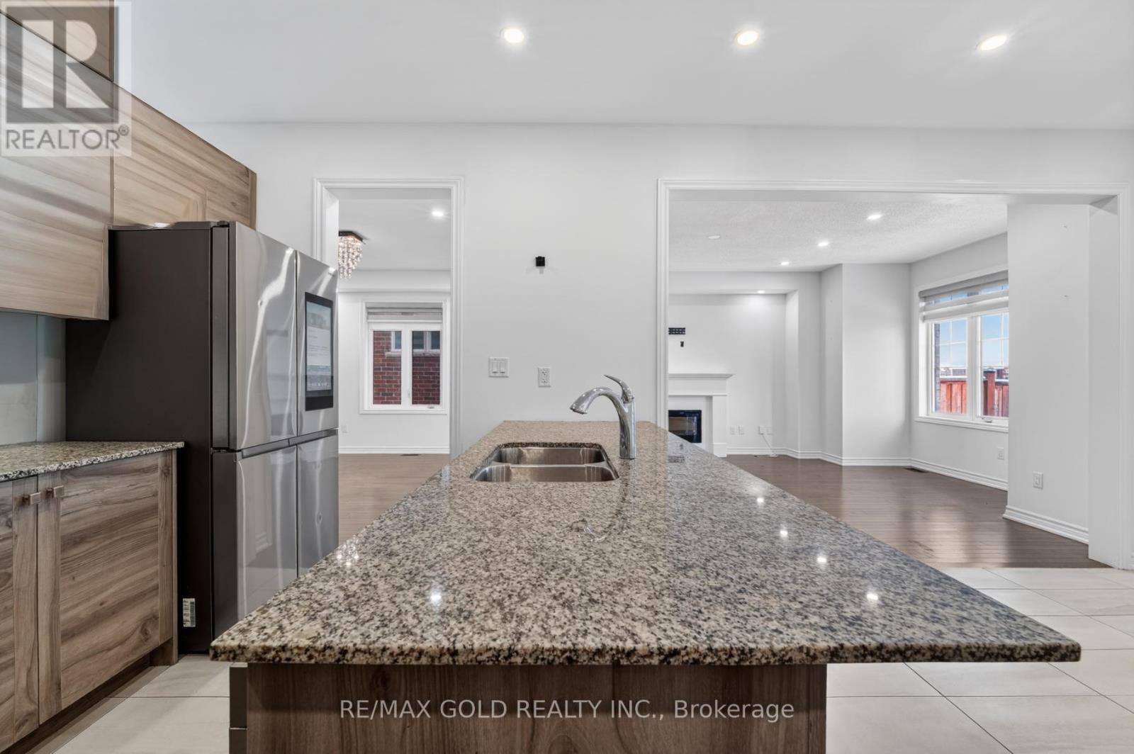 25 Eberly Woods Drive, Caledon, Ontario  L7C 4J2 - Photo 22 - W12617438