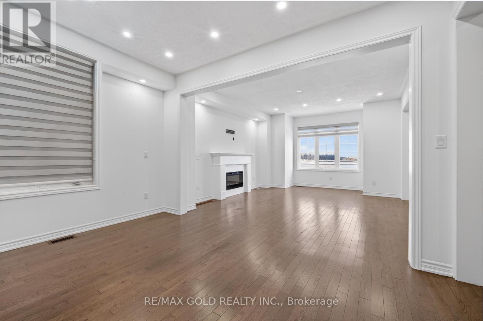 25 Eberly Woods Drive, Caledon, Ontario  L7C 4J2 - Photo 10 - W12617438