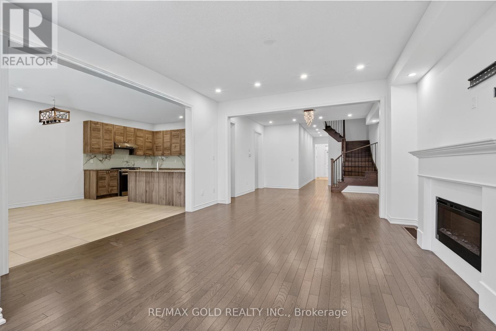 25 Eberly Woods Drive, Caledon, Ontario  L7C 4J2 - Photo 14 - W12617438