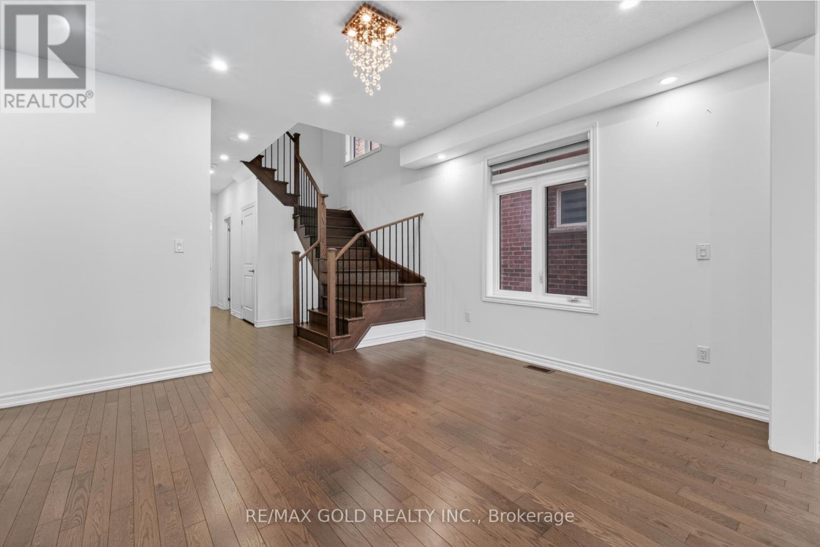 25 Eberly Woods Drive, Caledon, Ontario  L7C 4J2 - Photo 15 - W12617438