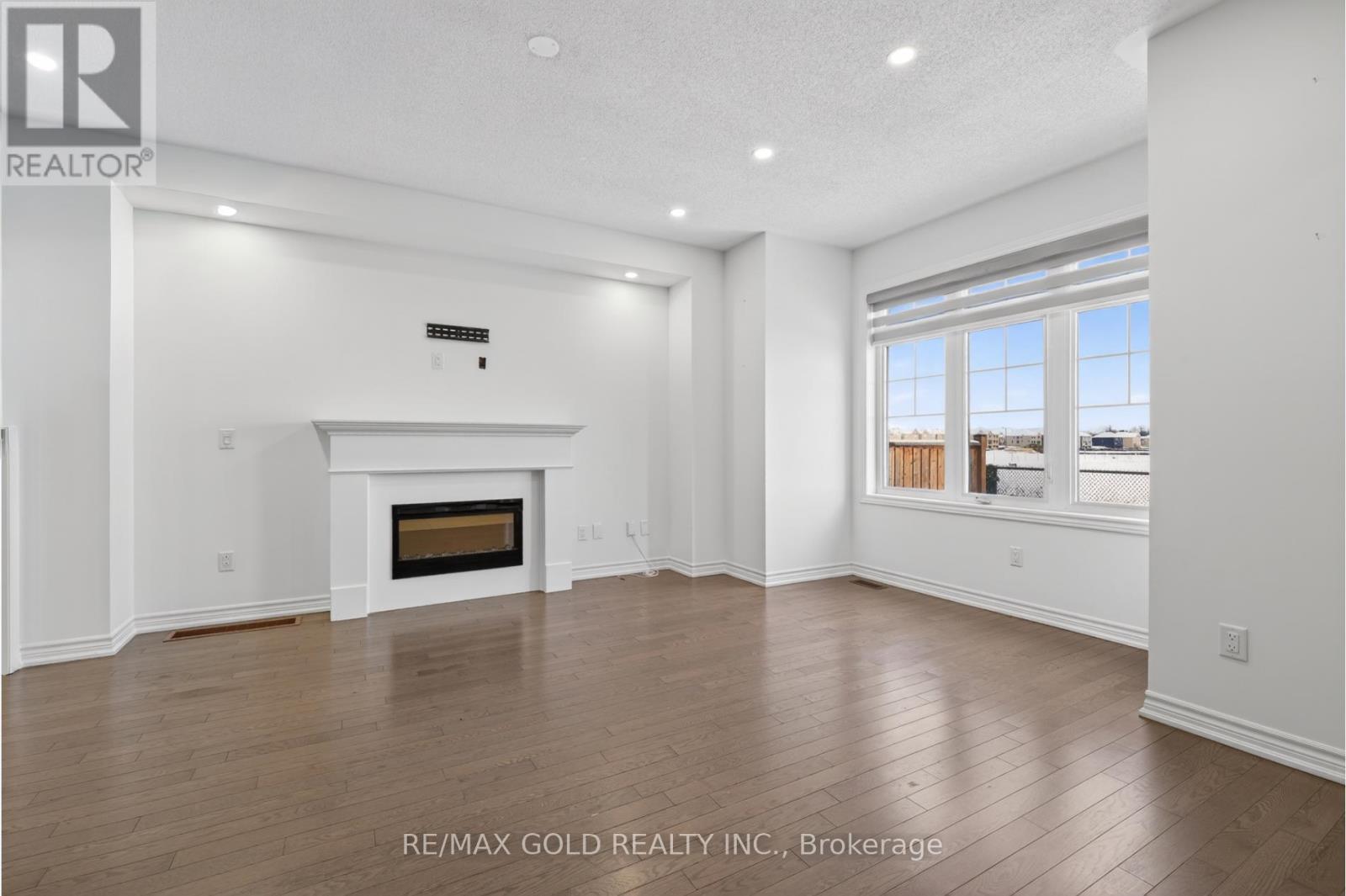 25 Eberly Woods Drive, Caledon, Ontario  L7C 4J2 - Photo 16 - W12617438