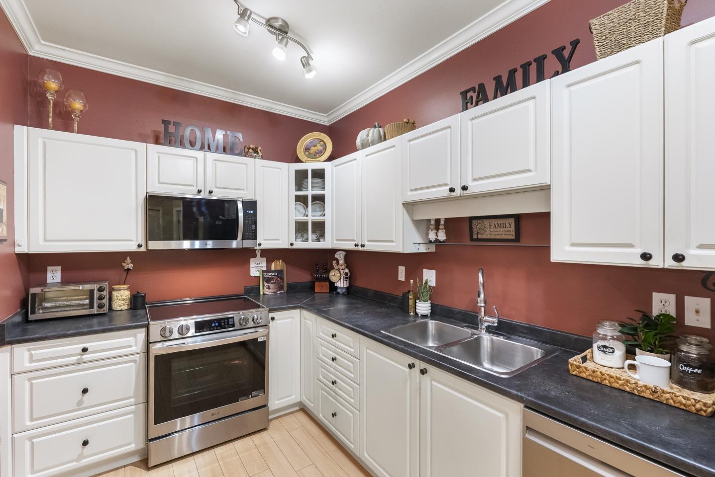 311 5677 208 Street, Langley, British Columbia  V3A 8J5 - Photo 12 - R3073529