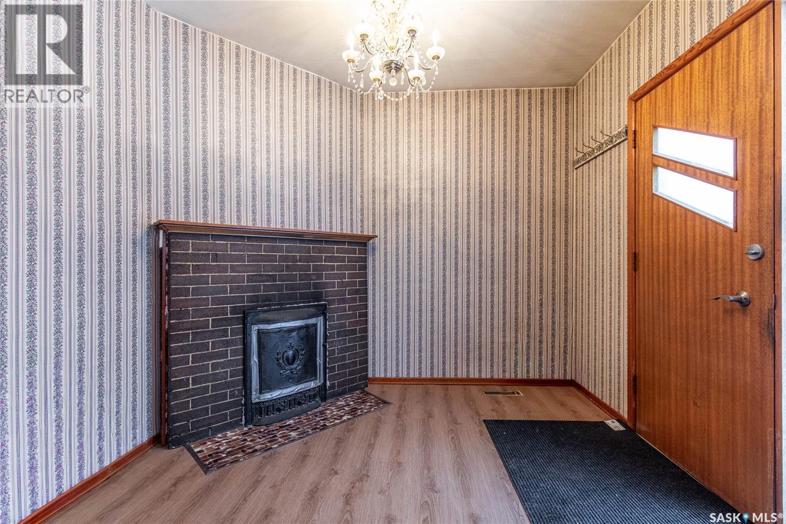 1114 6th Avenue Nw, Moose Jaw, Saskatchewan  S6H 4A6 - Photo 4 - SK025641