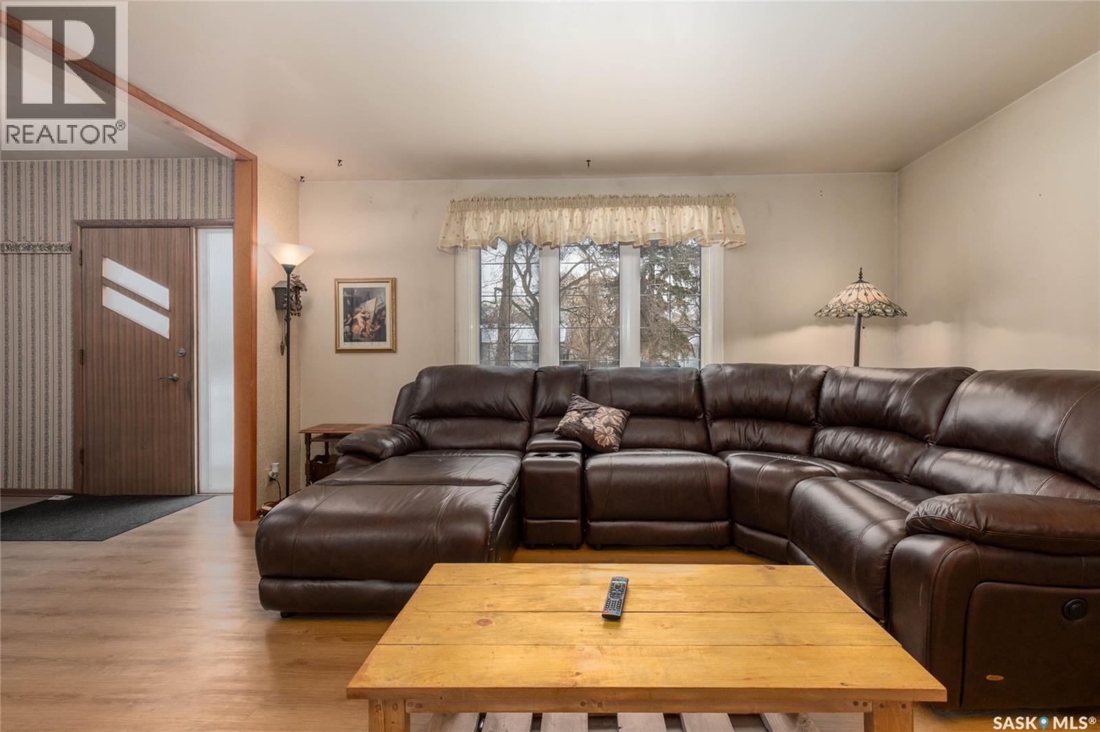 1114 6th Avenue Nw, Moose Jaw, Saskatchewan  S6H 4A6 - Photo 7 - SK025641