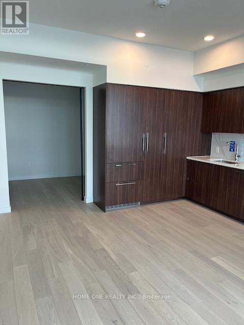 7009 - 3 Concord Cityplace Way, Toronto, Ontario  M5V 0X4 - Photo 5 - C12634086