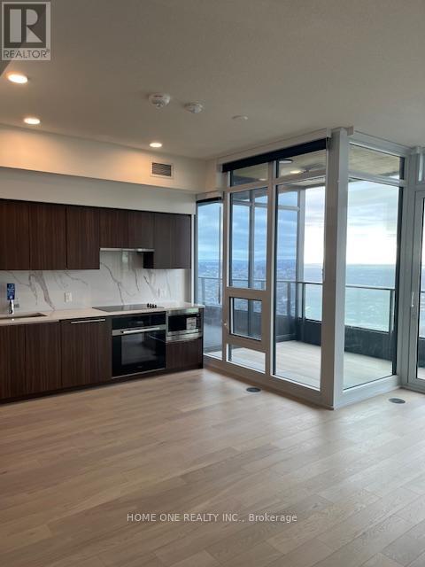 7009 - 3 Concord Cityplace Way, Toronto, Ontario  M5V 0X4 - Photo 7 - C12634086