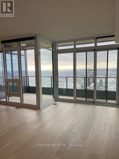 7009 - 3 Concord Cityplace Way, Toronto, Ontario  M5V 0X4 - Photo 8 - C12634086