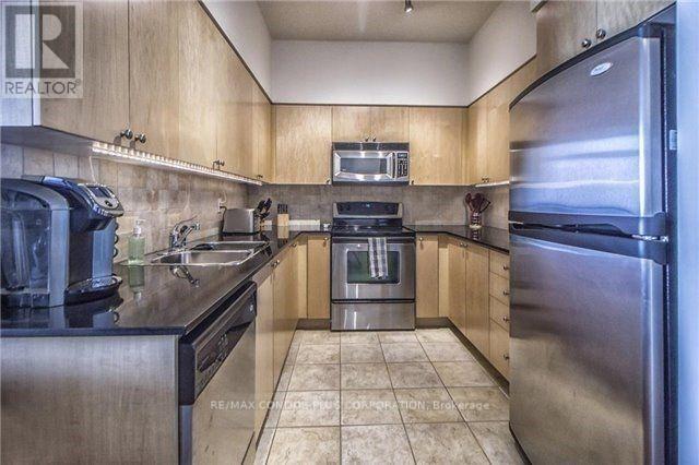 3707 - 219 Fort York Boulevard, Toronto, Ontario  M5V 1B1 - Photo 8 - C12634136