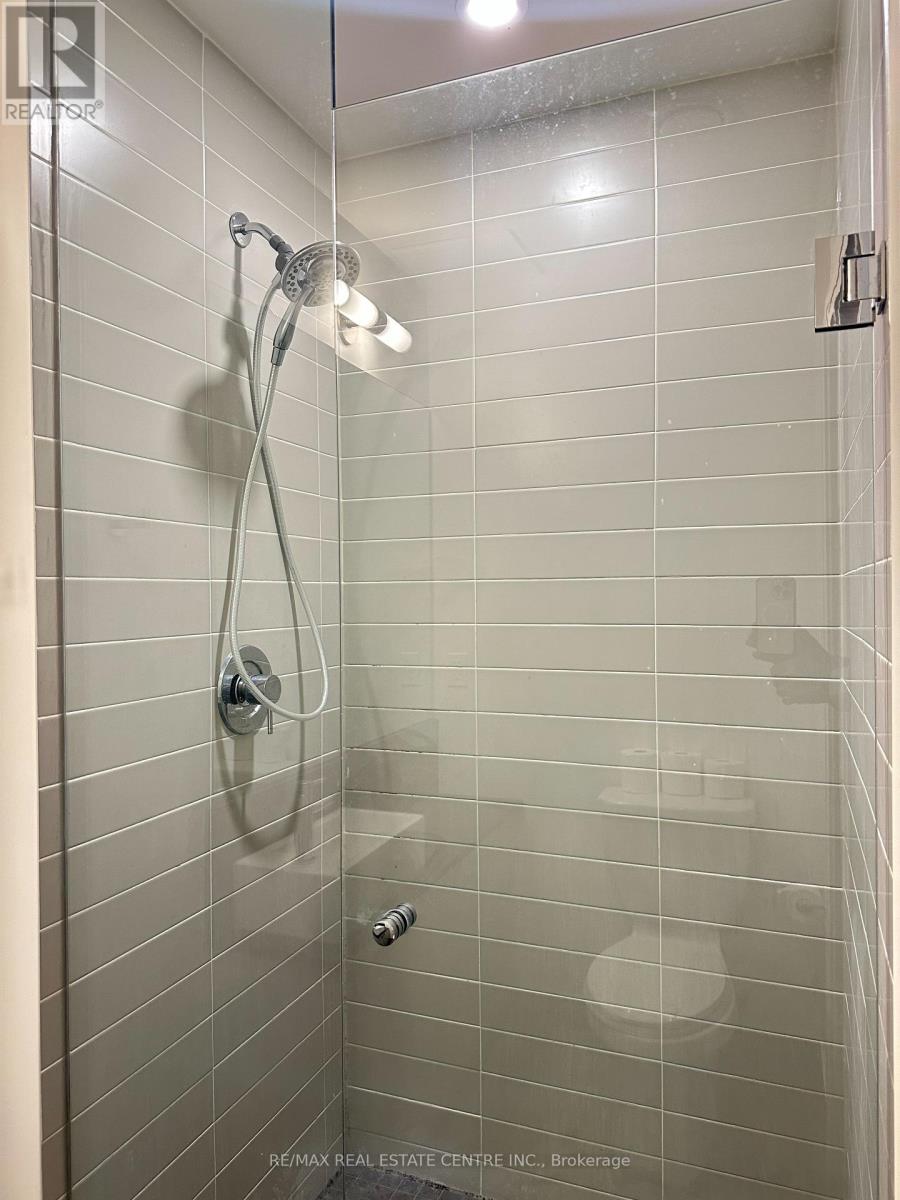 1609 - 576 Front Street W, Toronto, Ontario  M5V 0P8 - Photo 5 - C12634150