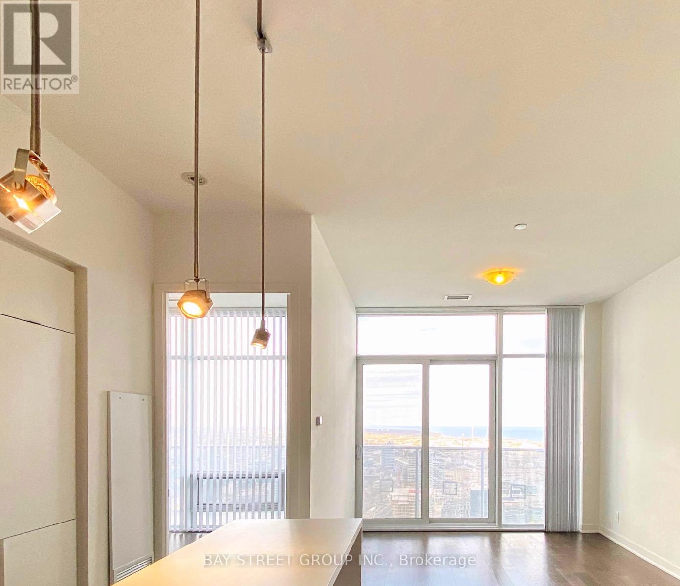 7206 - 88 Harbour Street, Toronto, Ontario  M5J 0C3 - Photo 4 - C12634198