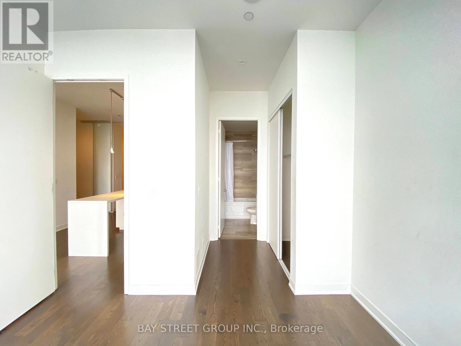 7206 - 88 Harbour Street, Toronto, Ontario  M5J 0C3 - Photo 8 - C12634198