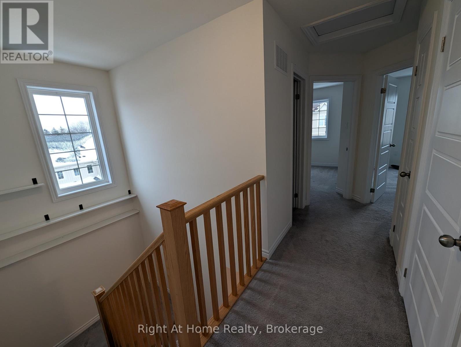 17 Roseberry Lane, Kitchener, Ontario  N2B 0A9 - Photo 17 - X12630900