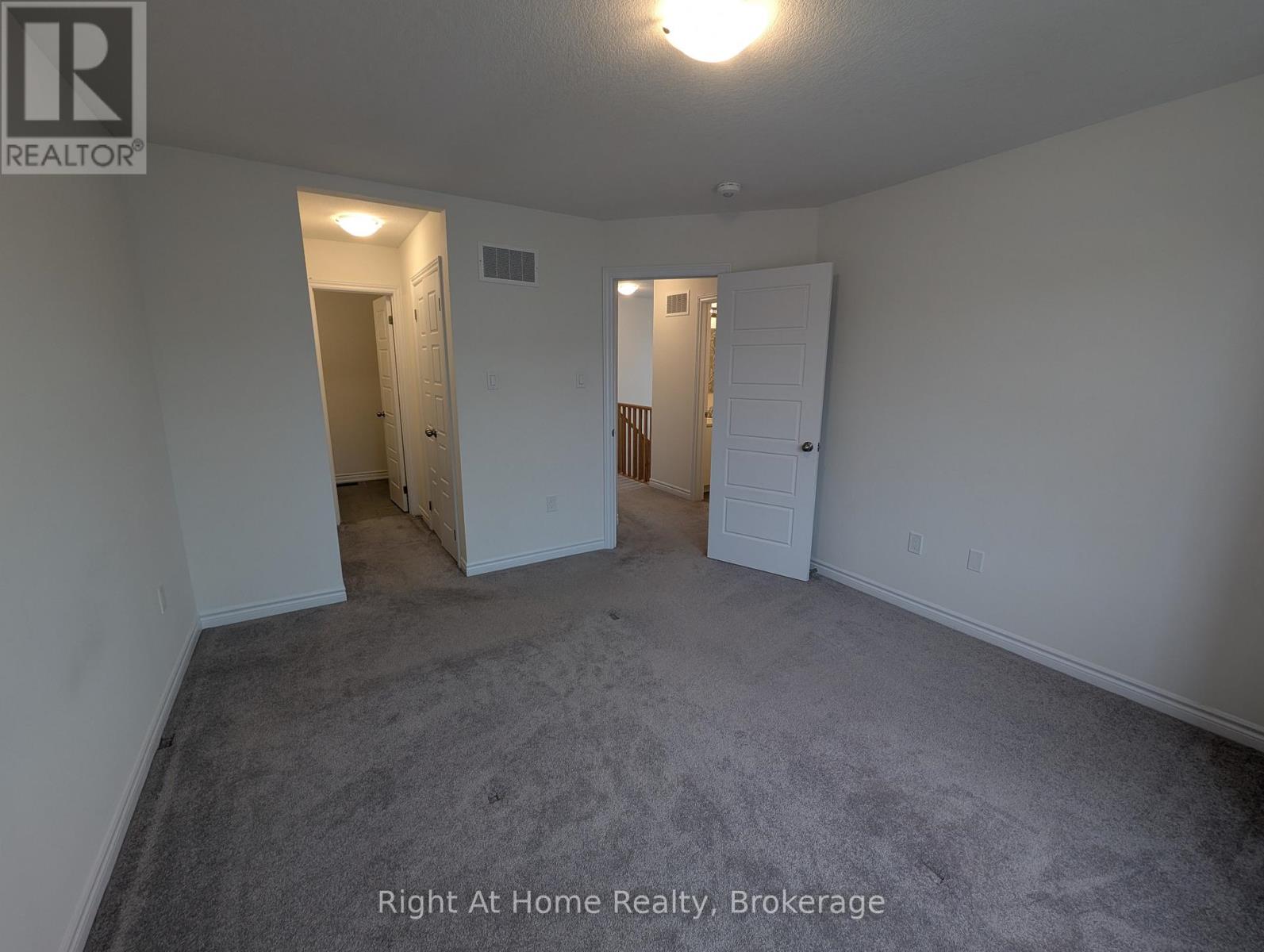 17 Roseberry Lane, Kitchener, Ontario  N2B 0A9 - Photo 24 - X12630900