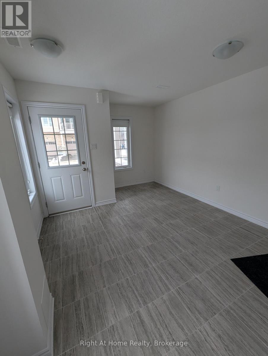 17 Roseberry Lane, Kitchener, Ontario  N2B 0A9 - Photo 9 - X12630900