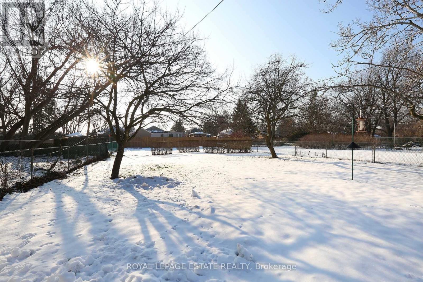 215 Oakridge Drive, Toronto, Ontario  M1M 2B4 - Photo 22 - E12634080