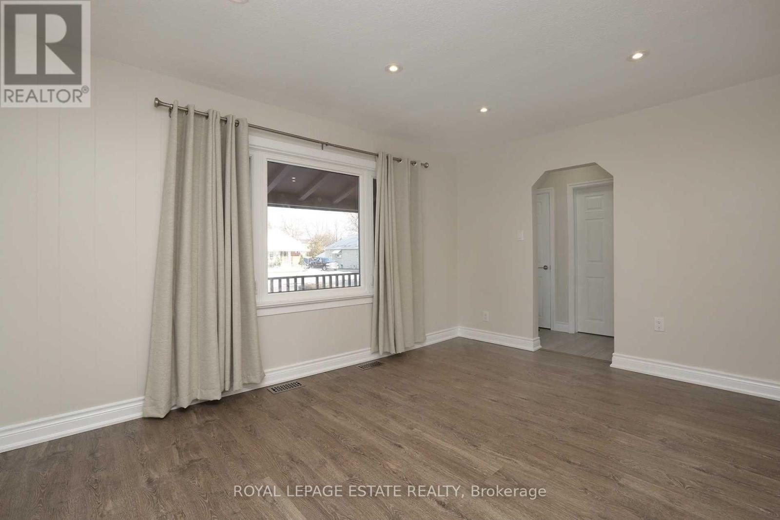 215 Oakridge Drive, Toronto, Ontario  M1M 2B4 - Photo 6 - E12634080