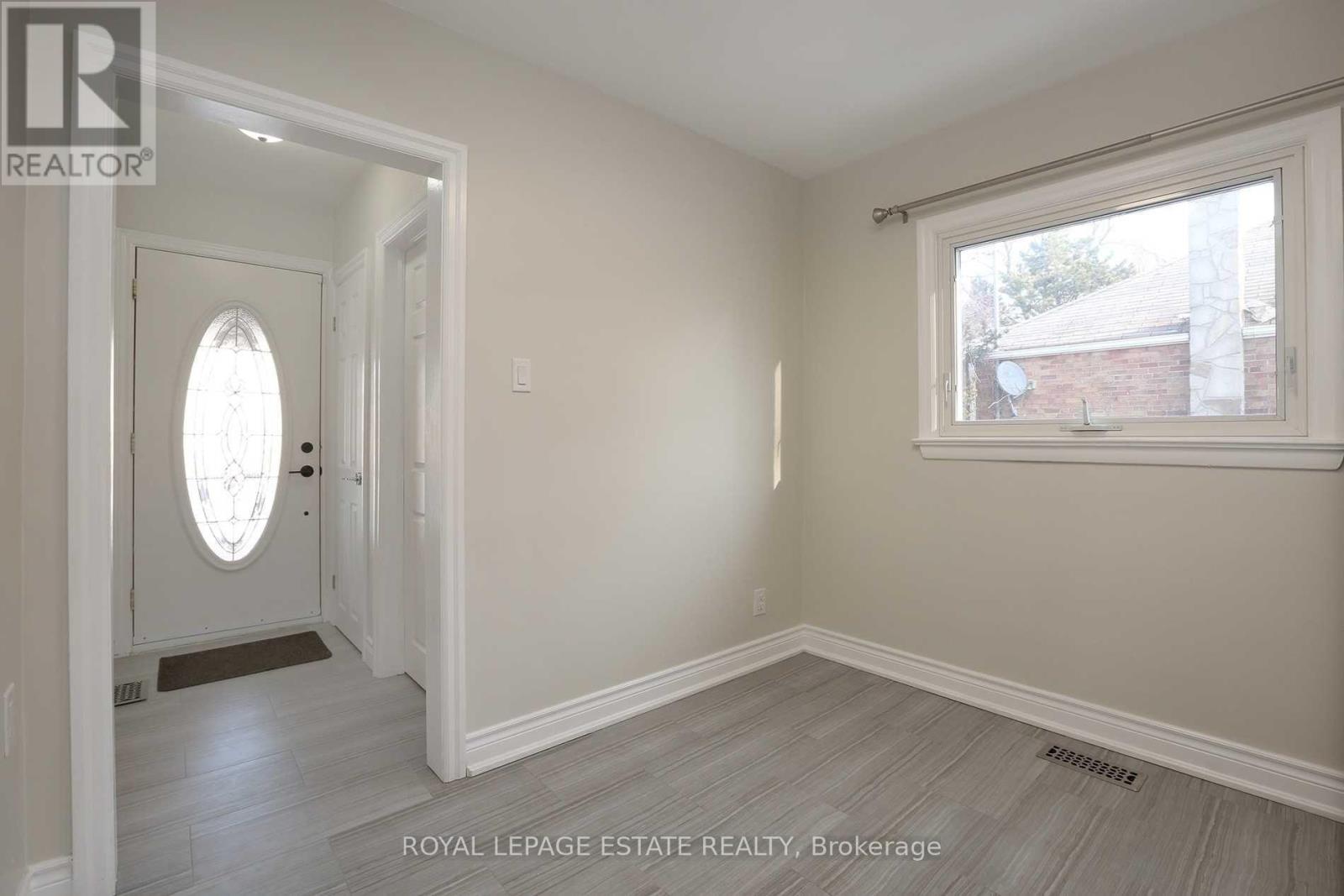 215 Oakridge Drive, Toronto, Ontario  M1M 2B4 - Photo 7 - E12634080