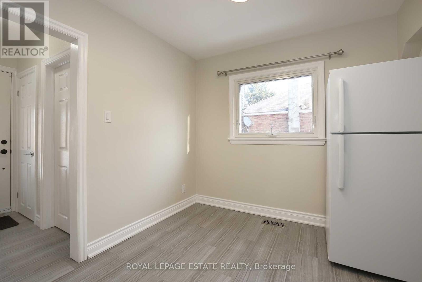 215 Oakridge Drive, Toronto, Ontario  M1M 2B4 - Photo 8 - E12634080