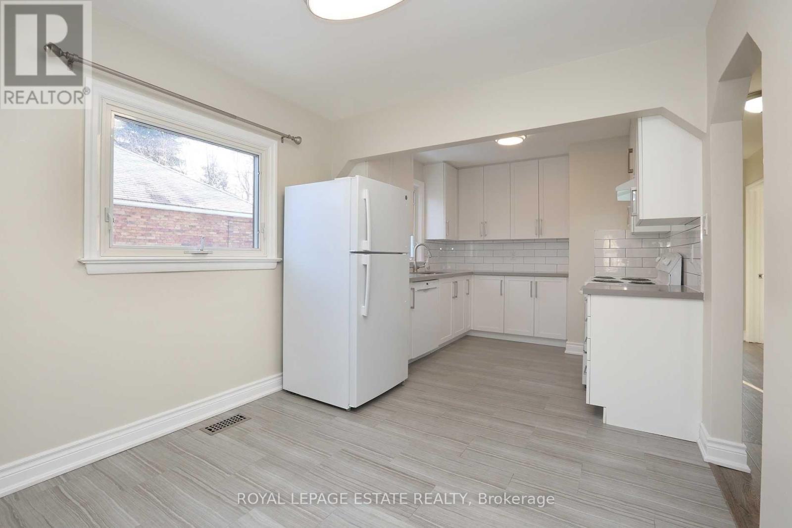 215 Oakridge Drive, Toronto, Ontario  M1M 2B4 - Photo 9 - E12634080