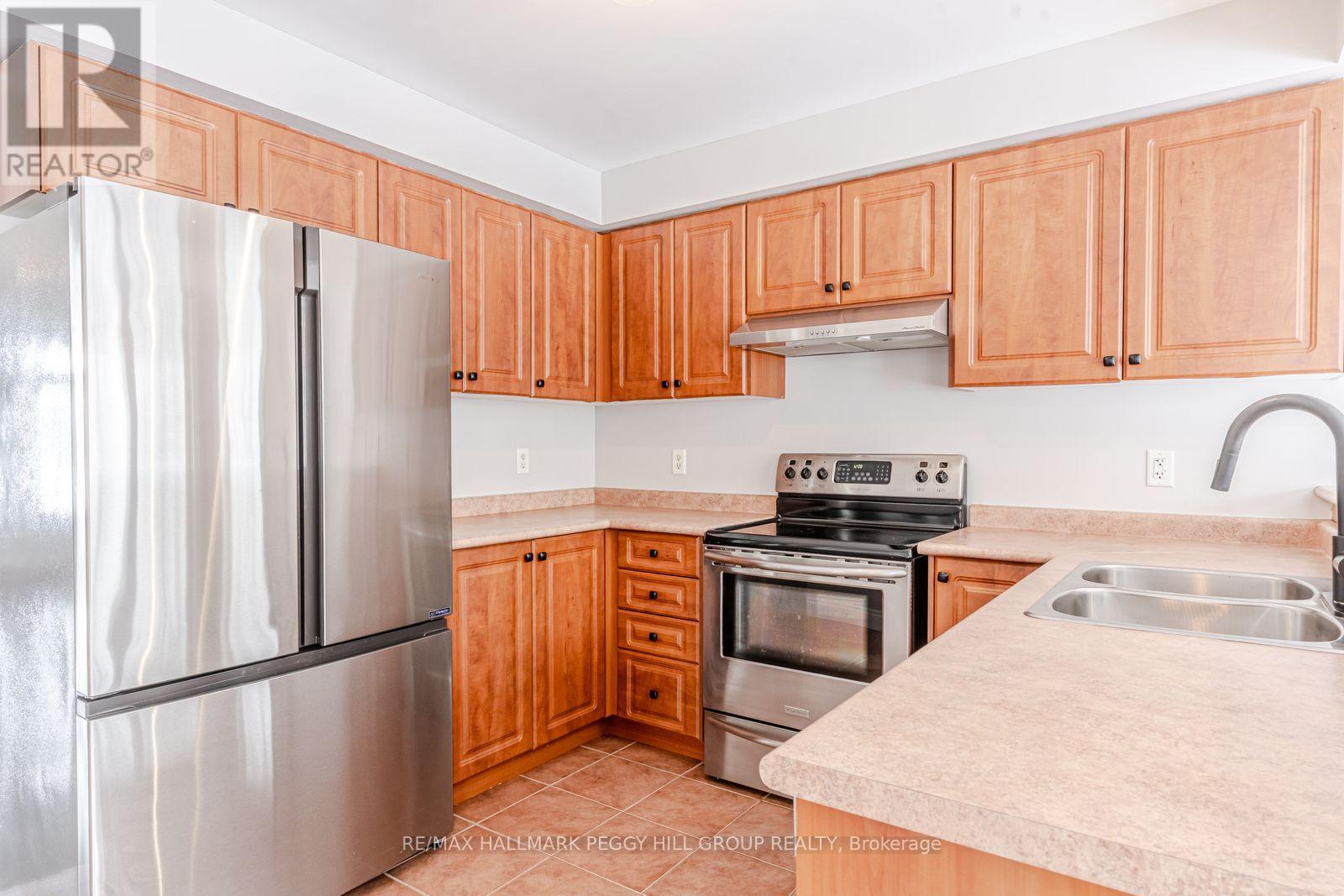 81 Sproule Drive, Barrie, Ontario  L4N 0X5 - Photo 3 - S12634134