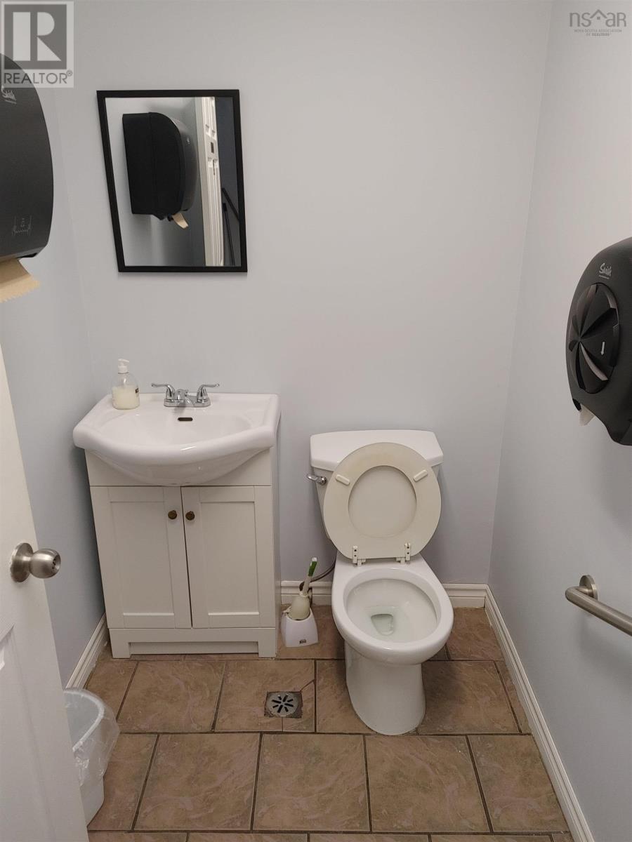 875 Main Street, Cole Harbour, Nova Scotia  B3T 1H2 - Photo 9 - 202510541