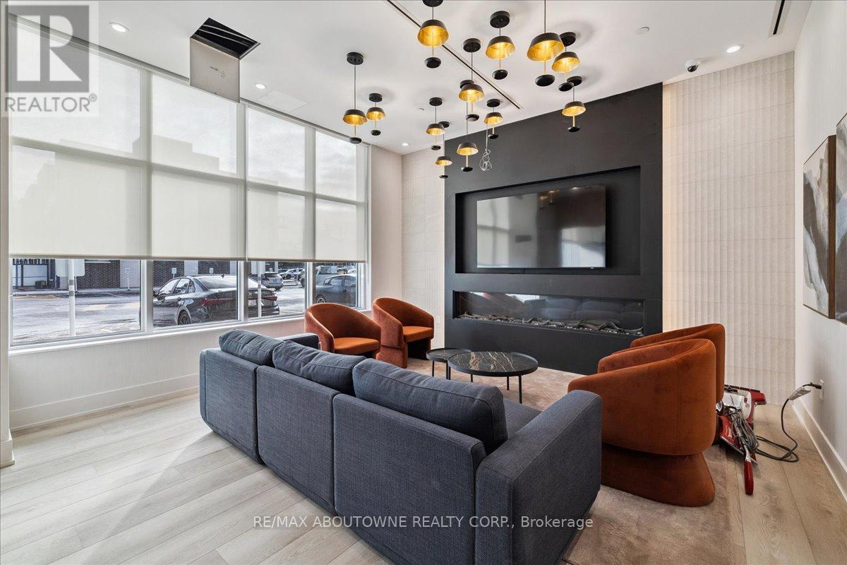 612 - 500 Plains Road E, Burlington, Ontario  L7T 0C8 - Photo 35 - W12634118