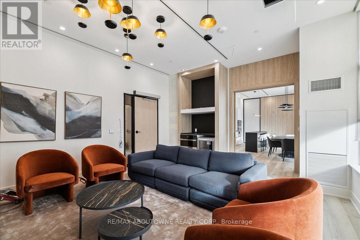 612 - 500 Plains Road E, Burlington, Ontario  L7T 0C8 - Photo 36 - W12634118