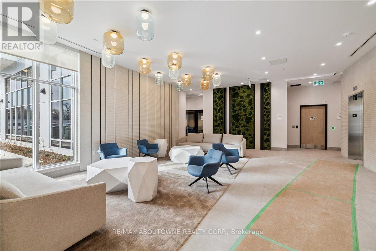 612 - 500 Plains Road E, Burlington, Ontario  L7T 0C8 - Photo 8 - W12634118