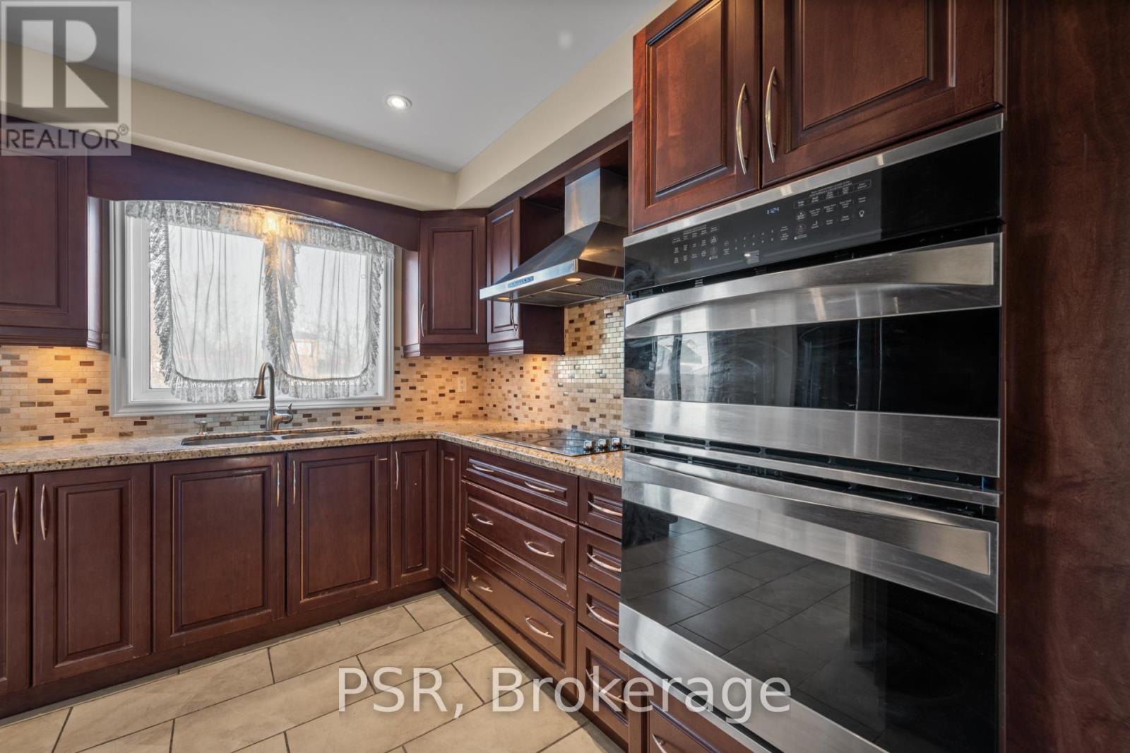 17 Andrika Court, Mississauga, Ontario  L4Z 4E9 - Photo 8 - W12634126