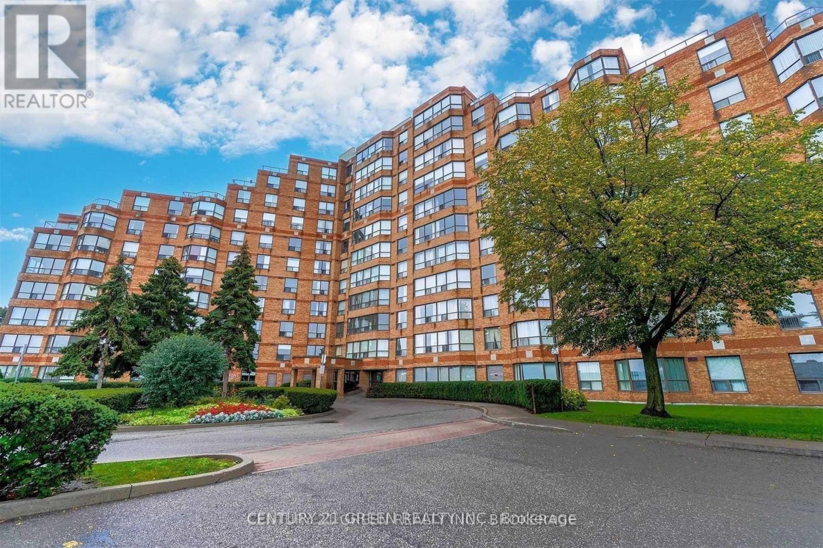 1004 - 6 HUMBERLINE DRIVE, Toronto, Ontario