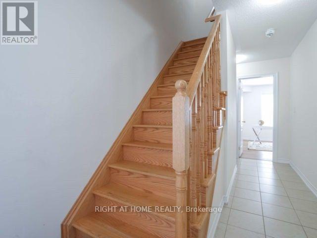 90 New Pines Trail, Brampton, Ontario  L6Z 0B4 - Photo 2 - W12634158