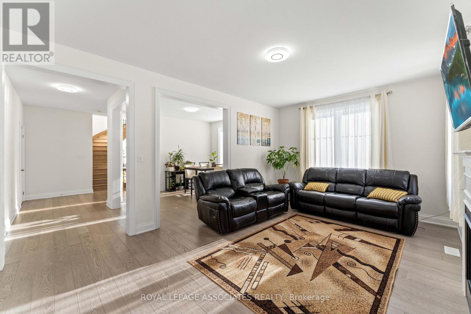 15 Farringdon Crescent, Brampton, Ontario  L7A 4Z5 - Photo 12 - W12634164