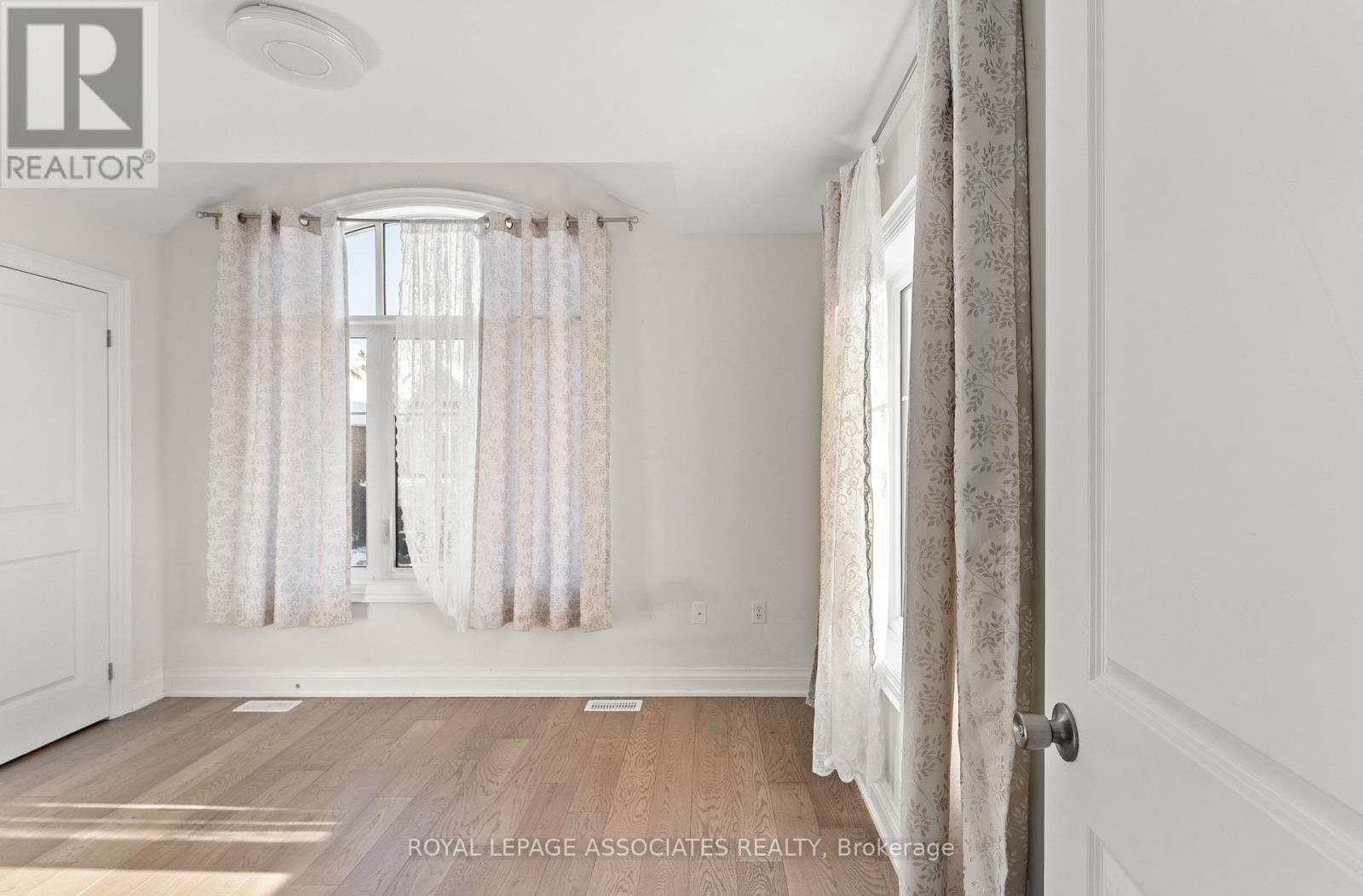 15 Farringdon Crescent, Brampton, Ontario  L7A 4Z5 - Photo 29 - W12634164