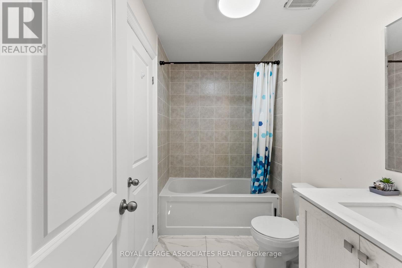 15 Farringdon Crescent, Brampton, Ontario  L7A 4Z5 - Photo 32 - W12634164