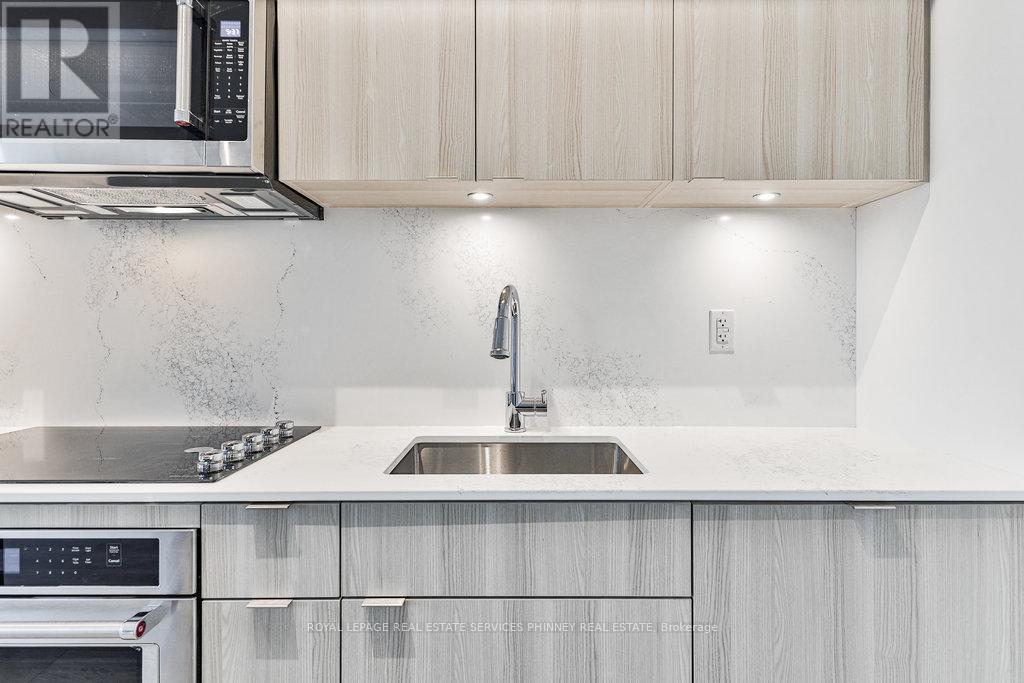 112 - 220 Missinnihe Way, Mississauga, Ontario  L5H 0A9 - Photo 11 - W12634186